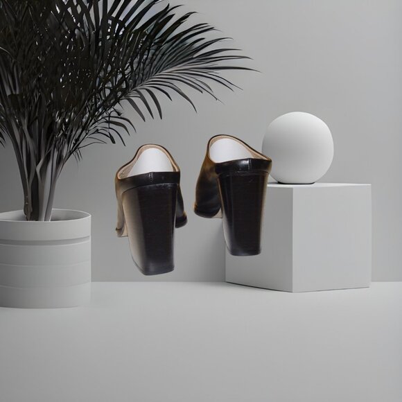 Joan David Hand Made in Italy Women’s Leather Mules 3.75” Block Heel - SZ EU 40 - Picture 2 of 3